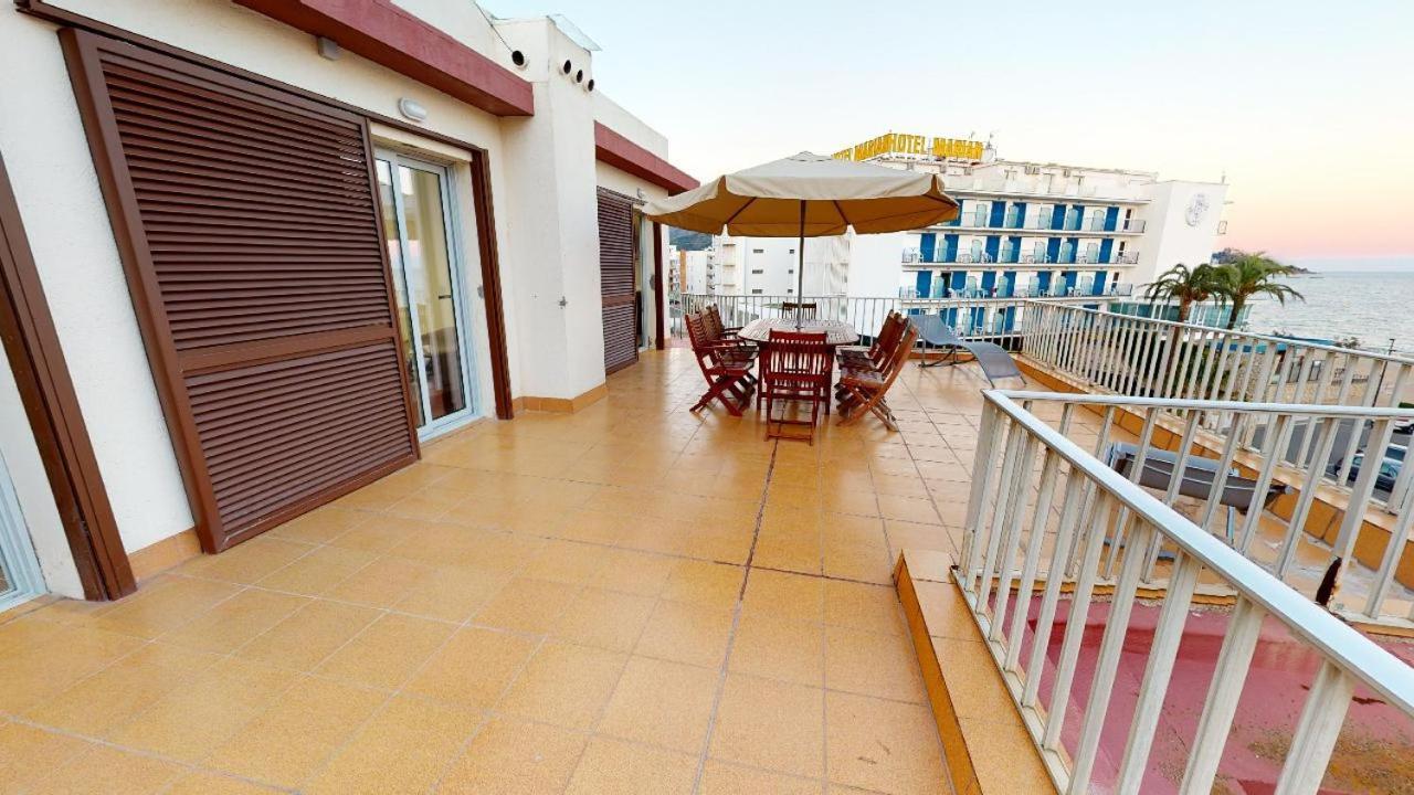 Atico Con Vista Mar. 50 M De La Playa - Casa Nova 13 Apartment Roses Ngoại thất bức ảnh