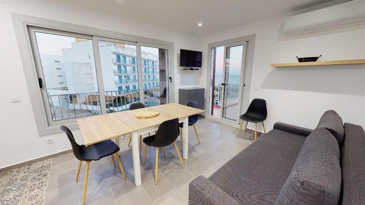 Atico Con Vista Mar. 50 M De La Playa - Casa Nova 13 Apartment Roses Ngoại thất bức ảnh