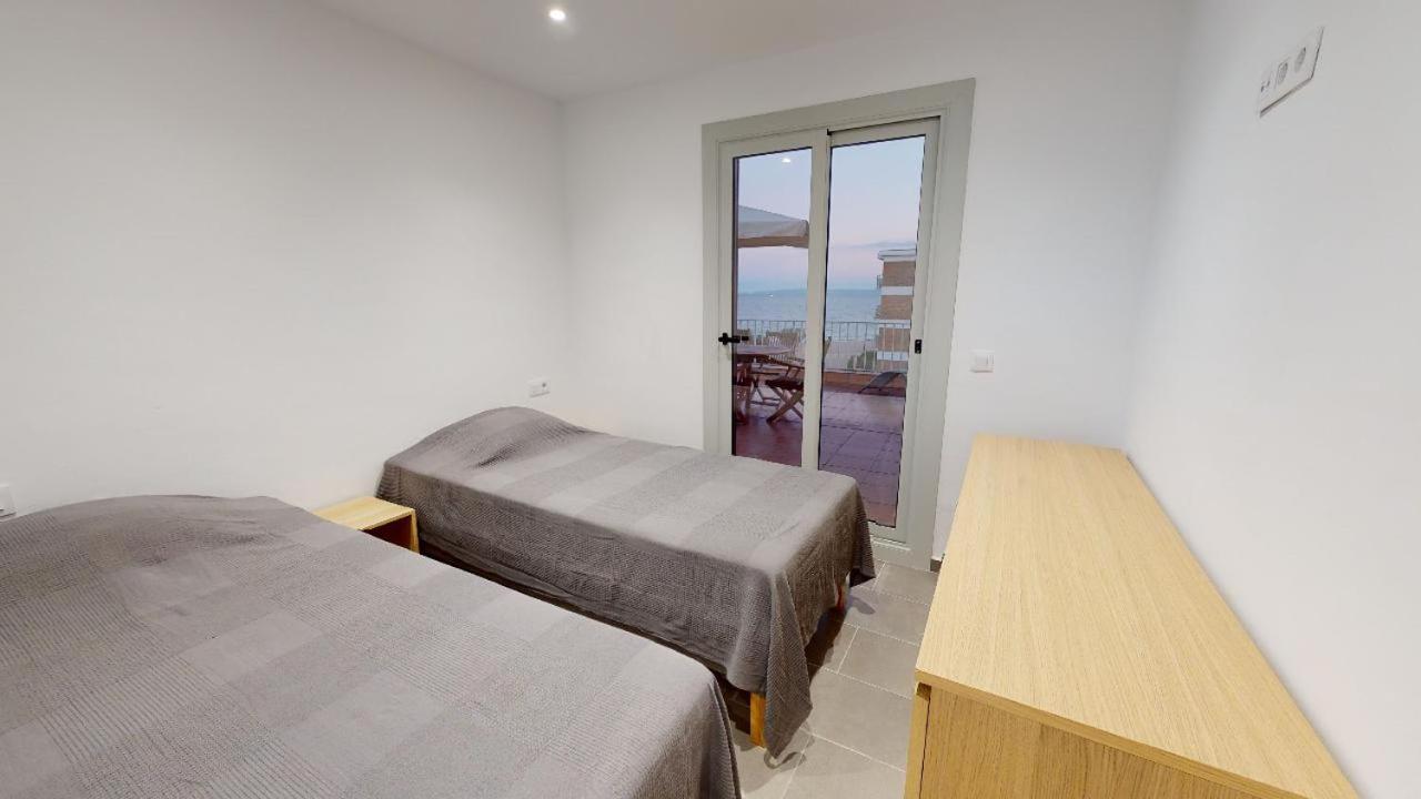 Atico Con Vista Mar. 50 M De La Playa - Casa Nova 13 Apartment Roses Ngoại thất bức ảnh